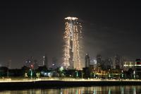 Silvester Feuerwerk am Dubai Kanal - Blick auf Burj Khalifa