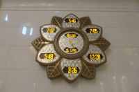 Große Shaikh Zayed Moschee Abu Dhabi - Uhr für die Gebetszeiten