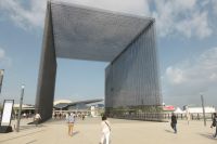 Eingang zur EXPO 2020