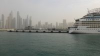 Yachtfahrt - am neuen Kreuzfahrtterminal vor Dubai Marina