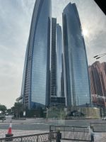 Abu Dhabi - Fahrt entlang der Corniche 