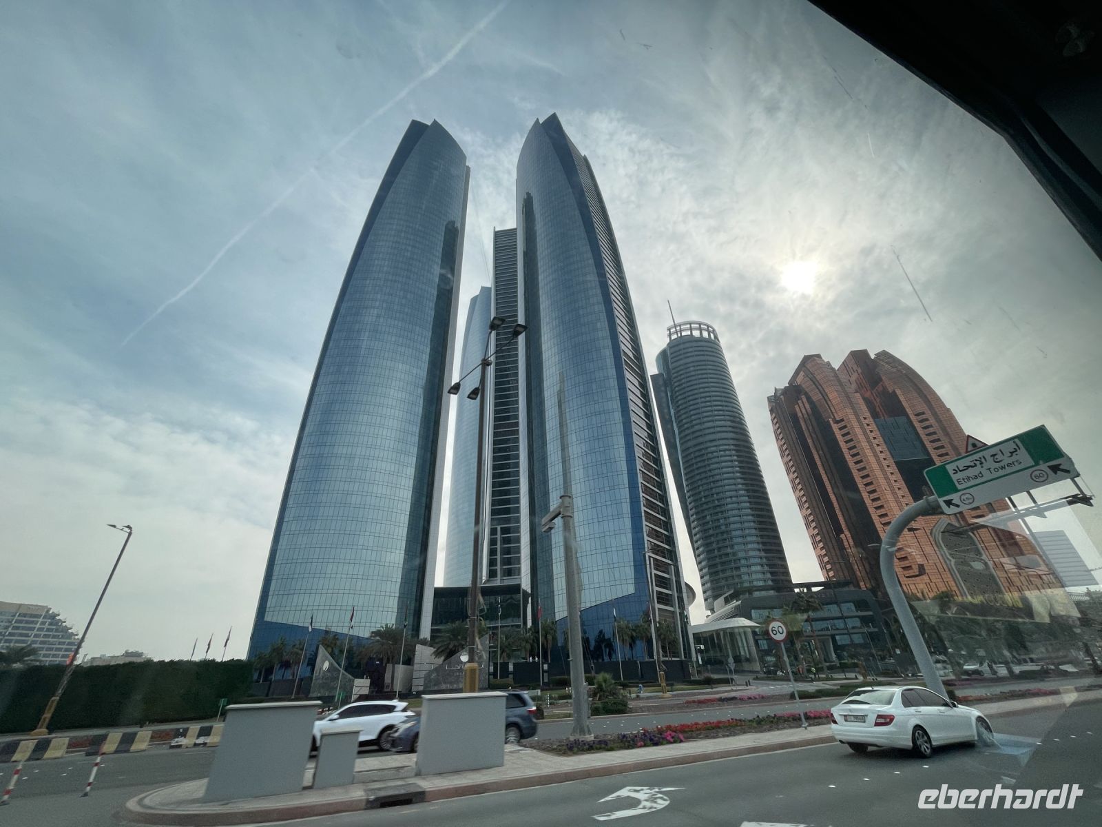 Abu Dhabi - Fahrt entlang der Corniche 