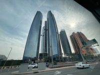 Abu Dhabi - Fahrt entlang der Corniche 