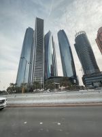 Abu Dhabi - Fahrt entlang der Corniche 