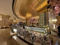 Abu Dhabi - Emirates Palace Hotel