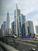 Fahrt mit der Metro zur Dubai Marina