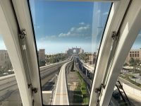 Fahrt mit der Monorail zur Palmeninsel