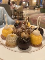 Teestunde im Emirates Palace Hotel