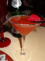 Rosenwasser-Cocktail zum Lunch im Burj al Arab Hotel