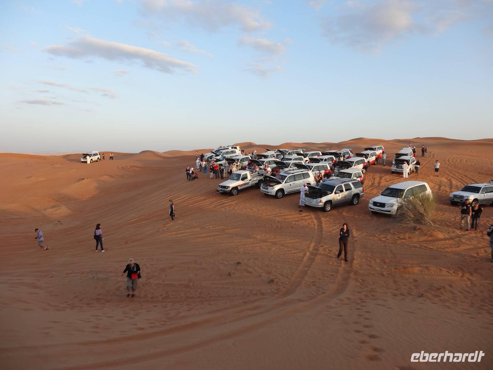 Wüstensafari Dubai Treff zum Sonnenuntergang in der Wüste