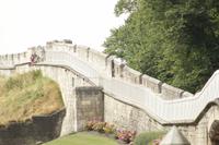 ...die Stadtmauer die am Verlaufen hindert...