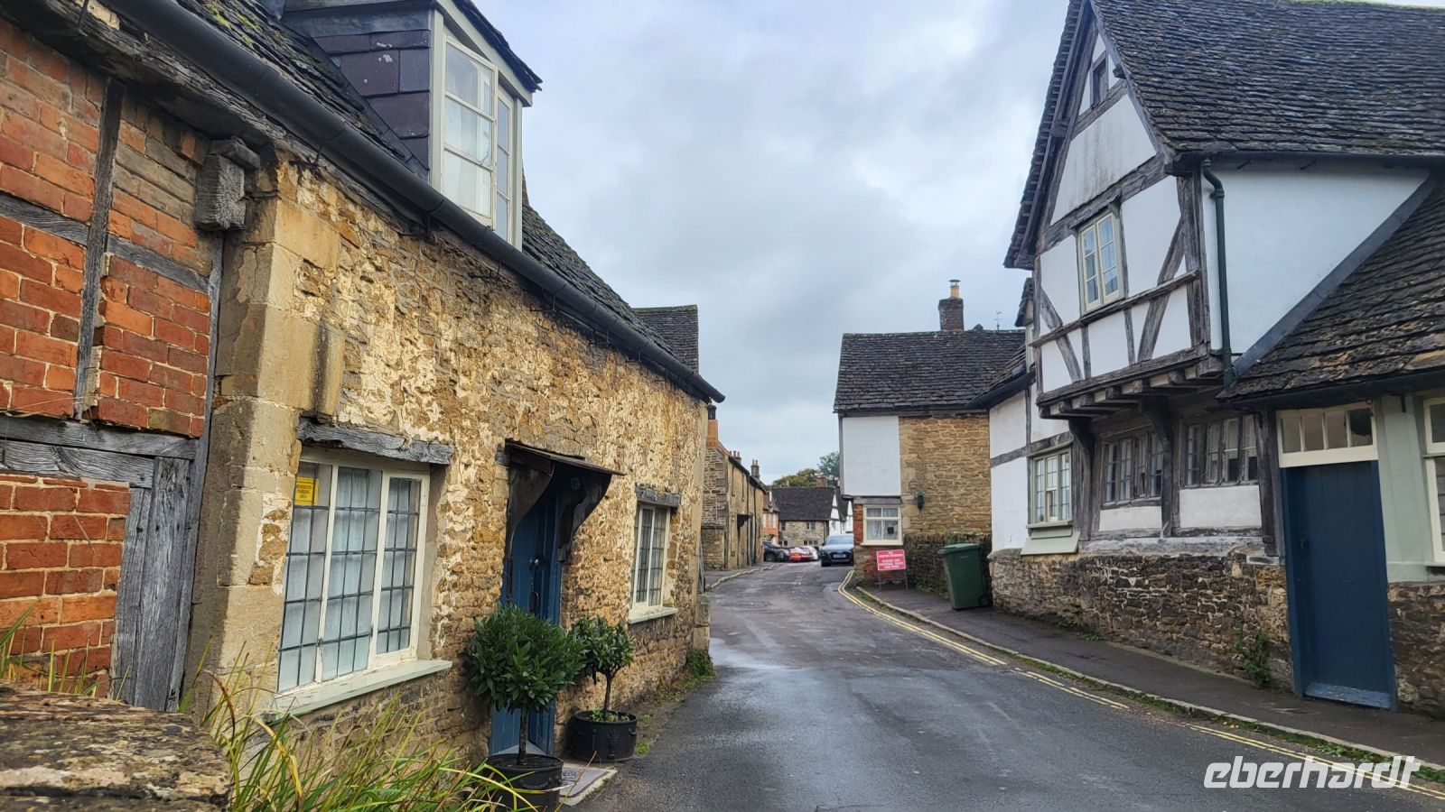 090 Lacock