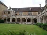 Lacock Abbey, Innenhof