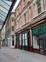 London: Drehort, Eingang des Tropfenden Kessels