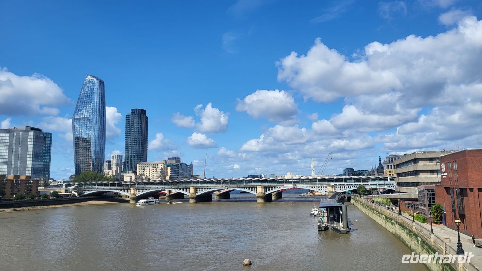 008 – London, Skyline