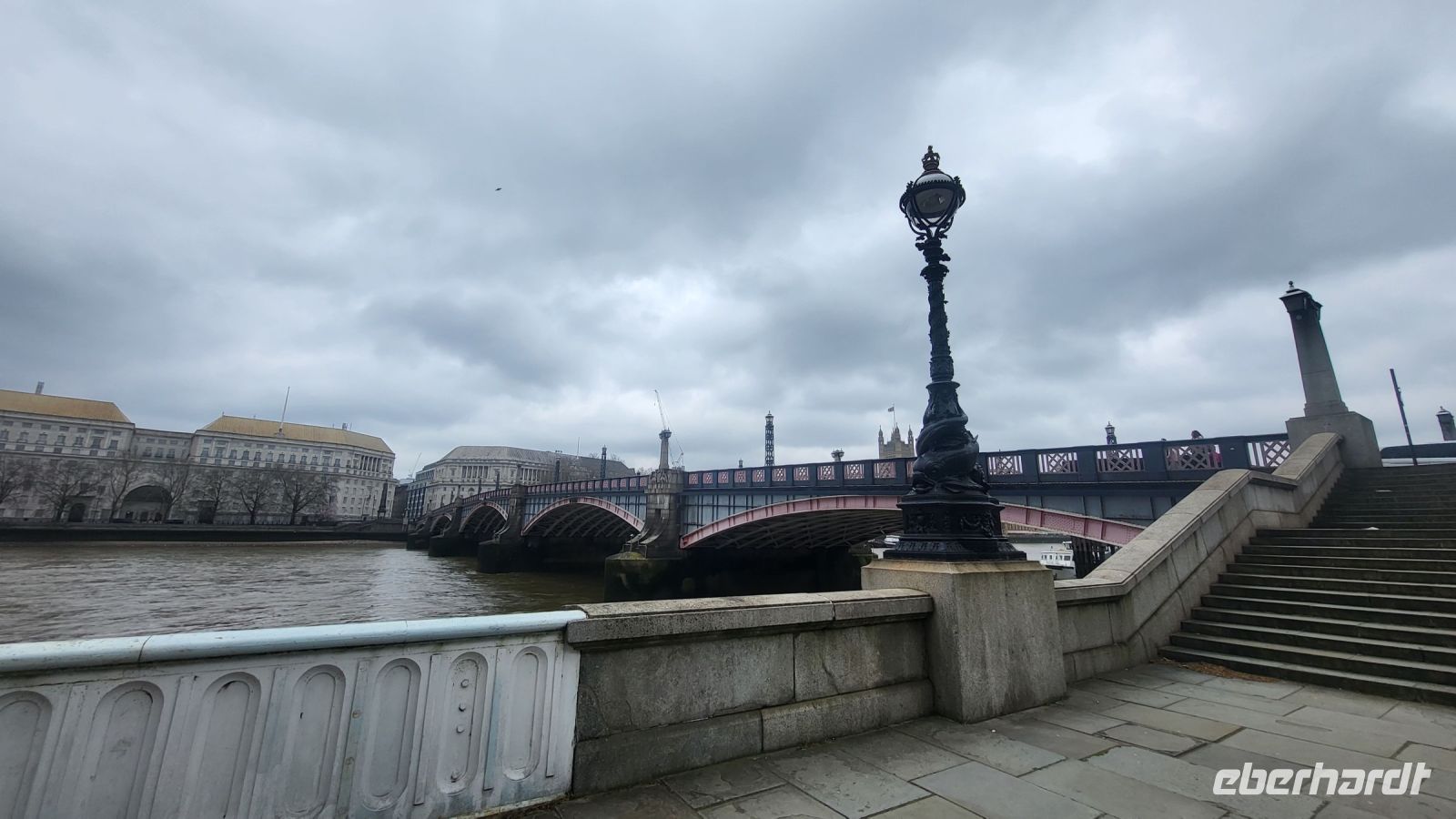 005 – London, Lambeth Bridge