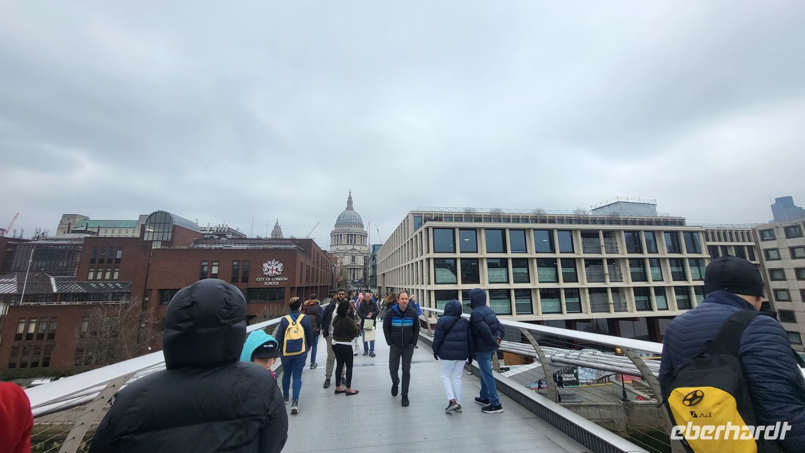 008 – London, Millennium Bridge