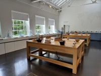 Vorführungsraum - Zutaten für Gin - Bombay Sapphire Distillery - Laverstoke