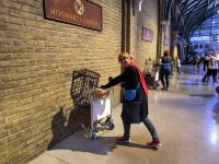 Warner Bros. Filmstudio. Gleis Neundreiviertel