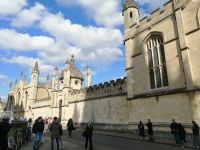 Hinter diesen Mauern wohnt die Wissenschaft