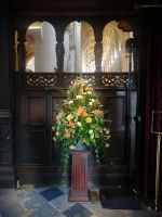 Überall frischer Blumenschmuck