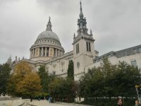 St. Paul`s Cathedral mit der imposanten Kuppel 