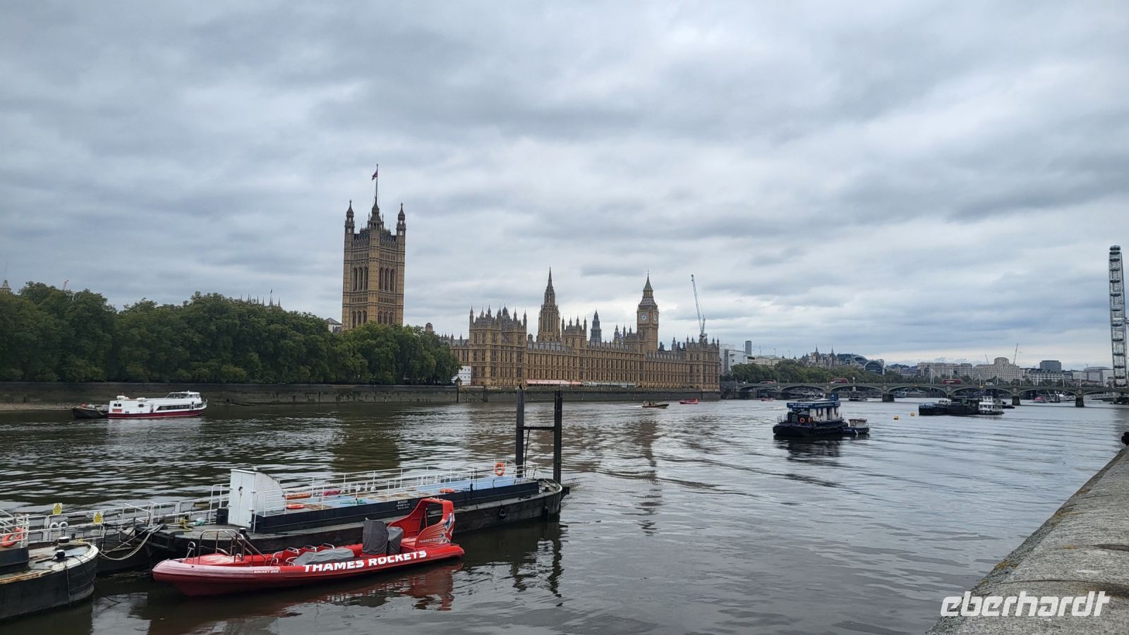 020 Themse in London