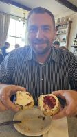 Scones mit Busfahrer Jan