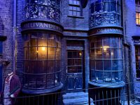 4. Tag: Ausflug in die Warner Bros. Studios – Winkelgasse &ndash; &copy; Andreas Wolfsteller (Eberhardt TRAVEL)