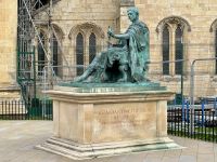 6. Tag: Nottingham bis Stockton – Stadtführung in York – Konstantin-Denkmal am Münster &ndash; &copy; Andreas Wolfsteller (Eberhardt TRAVEL)