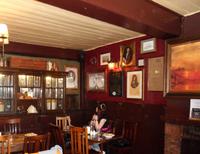 Abendessen im gemütlichen Pub