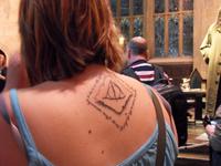 Die Heiligümer des Todes gehen unter die Haut