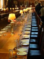 hier wird vornehm gespeist