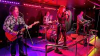 Abends auf der Stena Line Fähre. Live Music und Disco