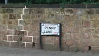 Die berühmte Straße Penny Lane in Liverpool