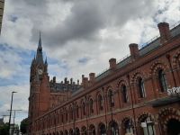 London: Bahnhof St