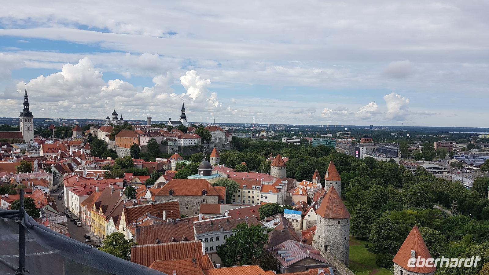 Estland, Tallinn, Blick vom Olaikirchturm