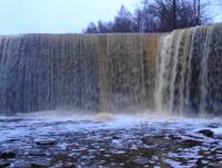 Weihnachten in Estland - Spaziergang am Jägala-Wasserfall 