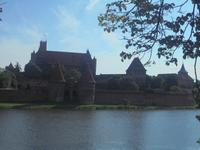 Marienburg, ehemals Sitz des Hochmeisters des Deutschen Ordens, Gesamtansicht über die Nogat