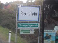 Ortseingangsschild des nach der Bernsteinstraße benannten Ortes in Österreich