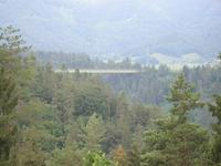 Blick auf die Eisenbahnbrücke