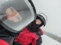 Petra auf dem Motorschlitten 