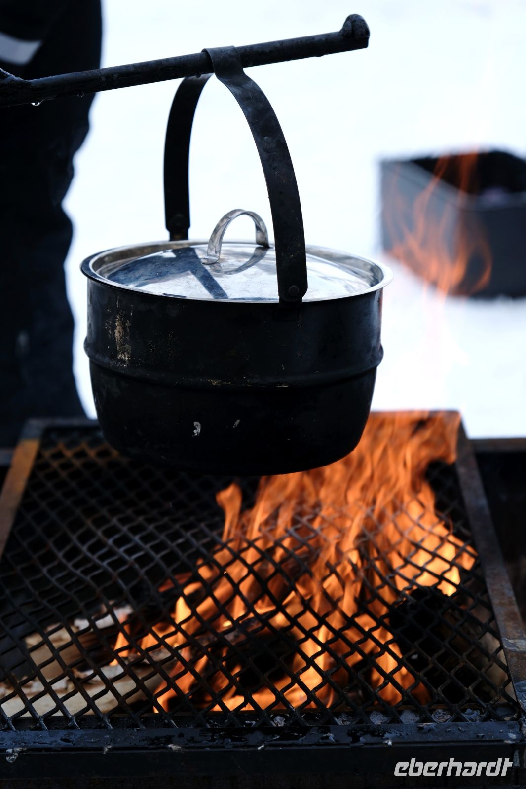 Mittagessen auf der Huskyschlittentour in Lappland, Finnland