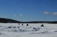 über den zugefrorenen See