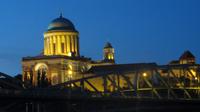 Esztergom bei Nacht