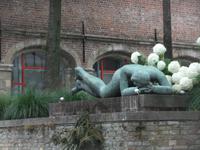 Brügge. Schläfer an der Gracht