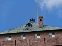 Hohkönigsburg-Elsass-natürlich mit Reichsadler