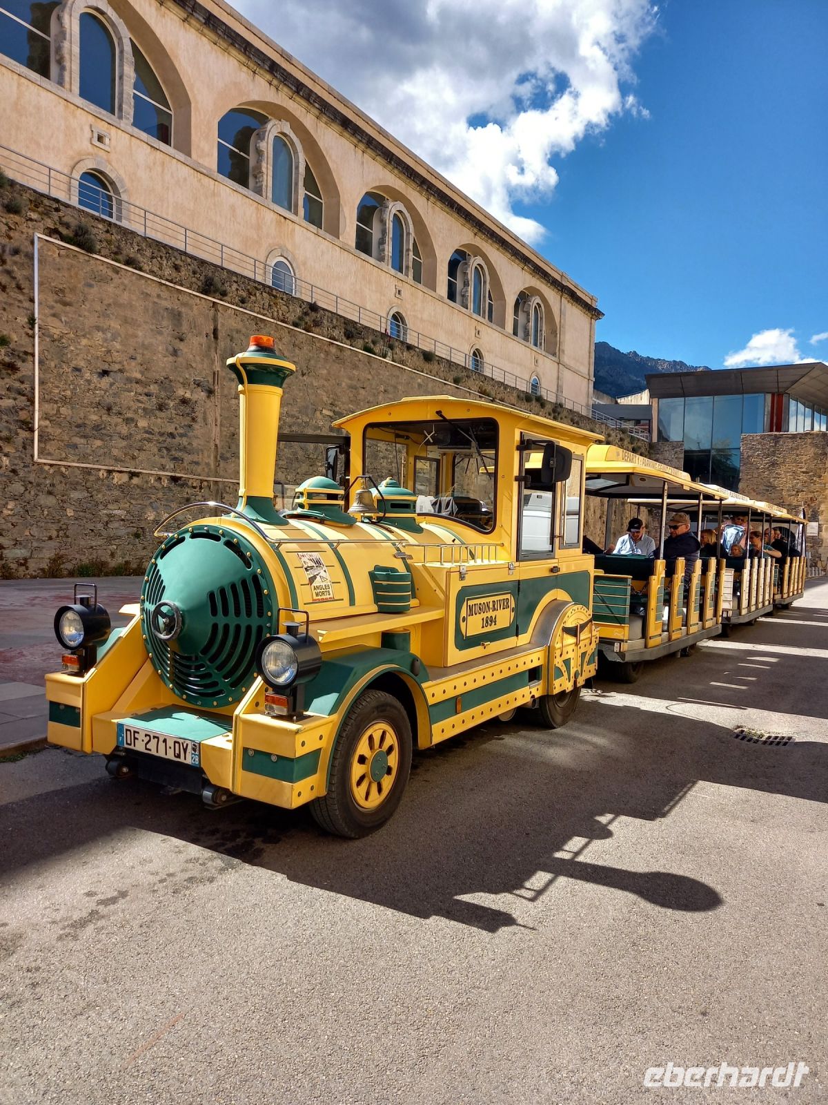 La Petit Train, Corte