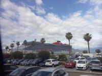 Hafen von Ajaccio mit Kreuzfahrtschiff