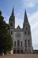 Cbartres mit verschiedenen Türmen